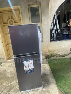 Skyrun Double Door Top Freezer Fridge 195L