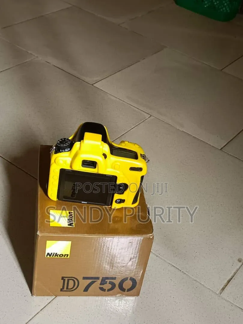 Nikon 750 Camera