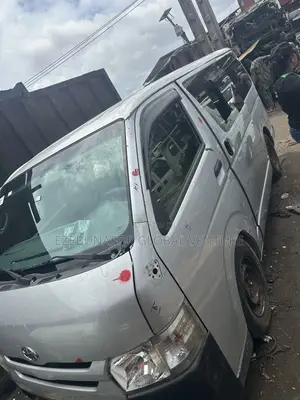 Toyota HiAce 2011 Silver