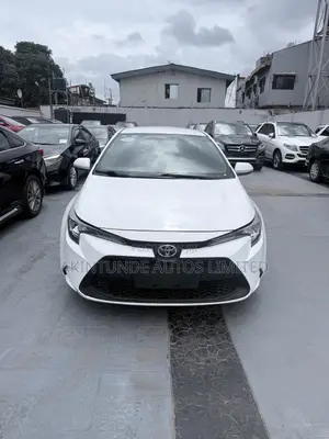 Toyota Corolla 2022 White