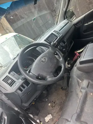 Toyota HiAce 2011 Silver