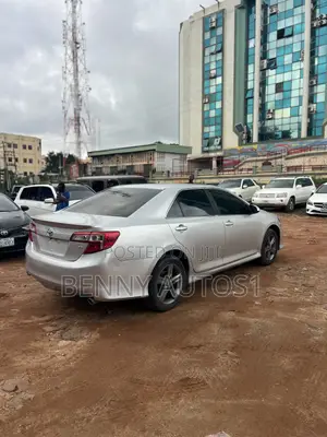 Toyota Camry SE 4dr Sedan (2.5L 4cyl 6A) 2013 Silver