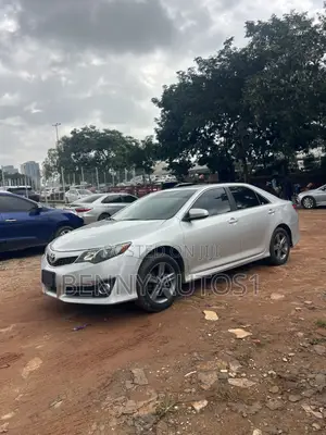 Toyota Camry SE 4dr Sedan (2.5L 4cyl 6A) 2013 Silver