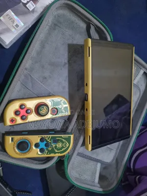Nintendo Switch Oled With 3 Playcards