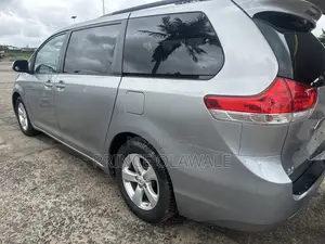 Toyota Sienna 2012 Green