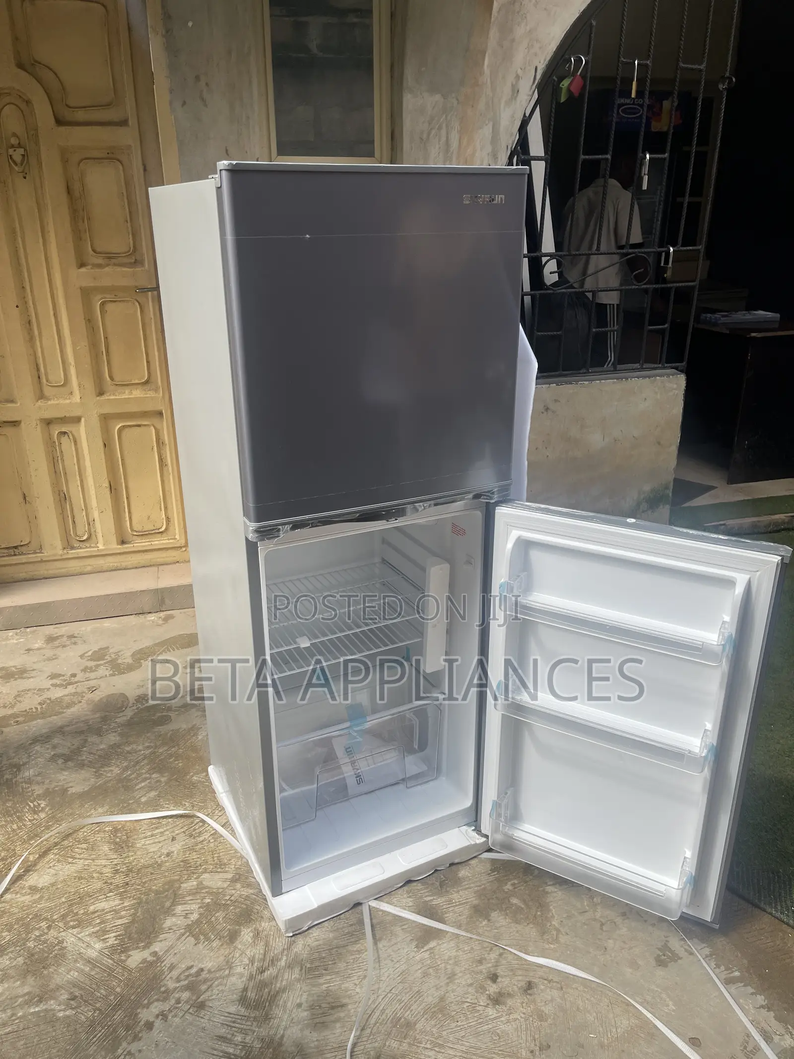 Skyrun 2 Door Top Mount Fridge 195L