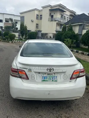 Toyota Camry XLE 4dr Sedan (2.4L 4cyl 5A) 2009 White