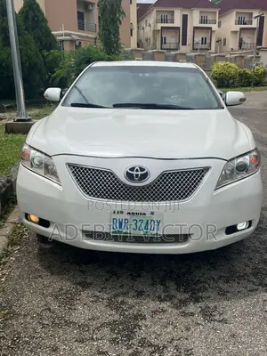 Toyota Camry XLE 4dr Sedan (2.4L 4cyl 5A) 2009 White