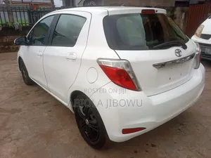 Toyota Yaris LE Hatchback 3dr 2013 White