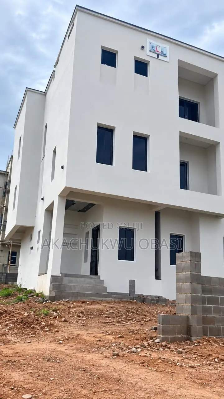 5 Bedroom Duplex