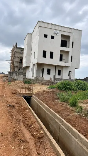 5 Bedroom Duplex