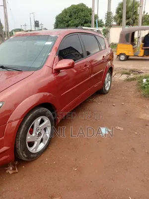 Pontiac Vibe Automatic 2004 Ivory