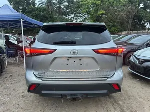 Toyota Highlander Platinum 2021 Silver