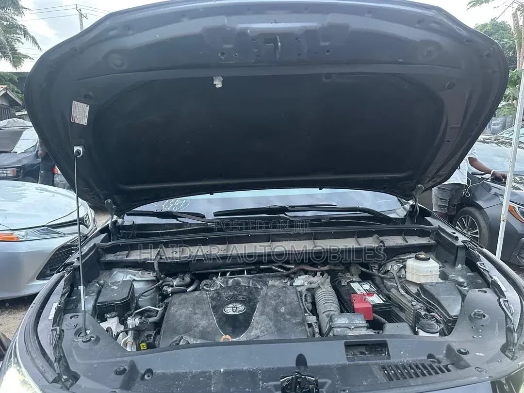 Toyota Highlander Platinum 2021 Silver