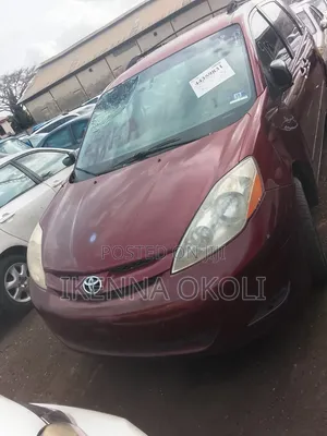 Toyota Sienna 2007 Red
