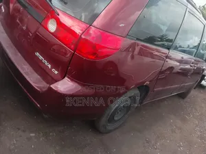 Toyota Sienna 2007 Red
