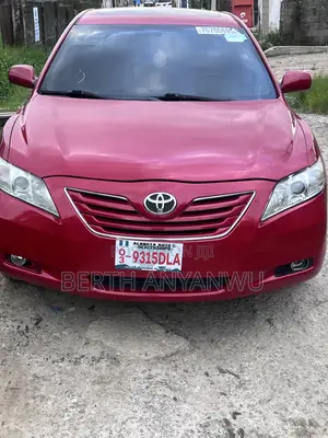 Toyota Camry XLE V6 4dr Sedan (3.5L 6cyl 6AM) 2010 Red