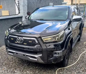 Toyota Hilux Revo Double Cab Petrol 2.7 AWD 2022 Black