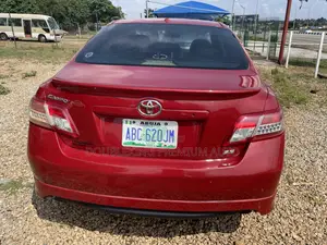Toyota Camry SE V6 4dr Sedan (3.5L 6cyl 6AM) 2010 Red