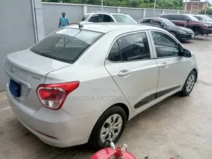 Hyundai Xcent 2015 Silver