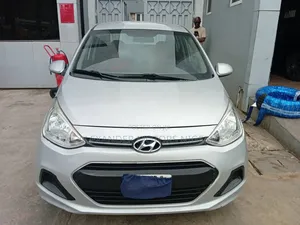 Hyundai Xcent 2015 Silver