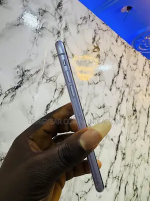 Apple iPhone 11 64 GB Purple