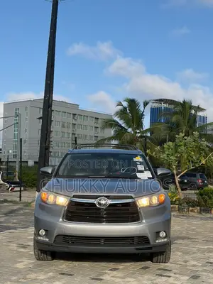 Toyota Highlander Limited 4dr SUV AWD (3.5L 6cyl 6A) 2015 Silver