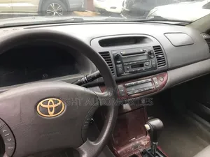 Toyota Camry 2005 Gray