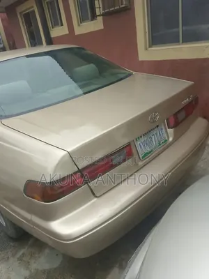 Toyota Camry Automatic 1999 Gold