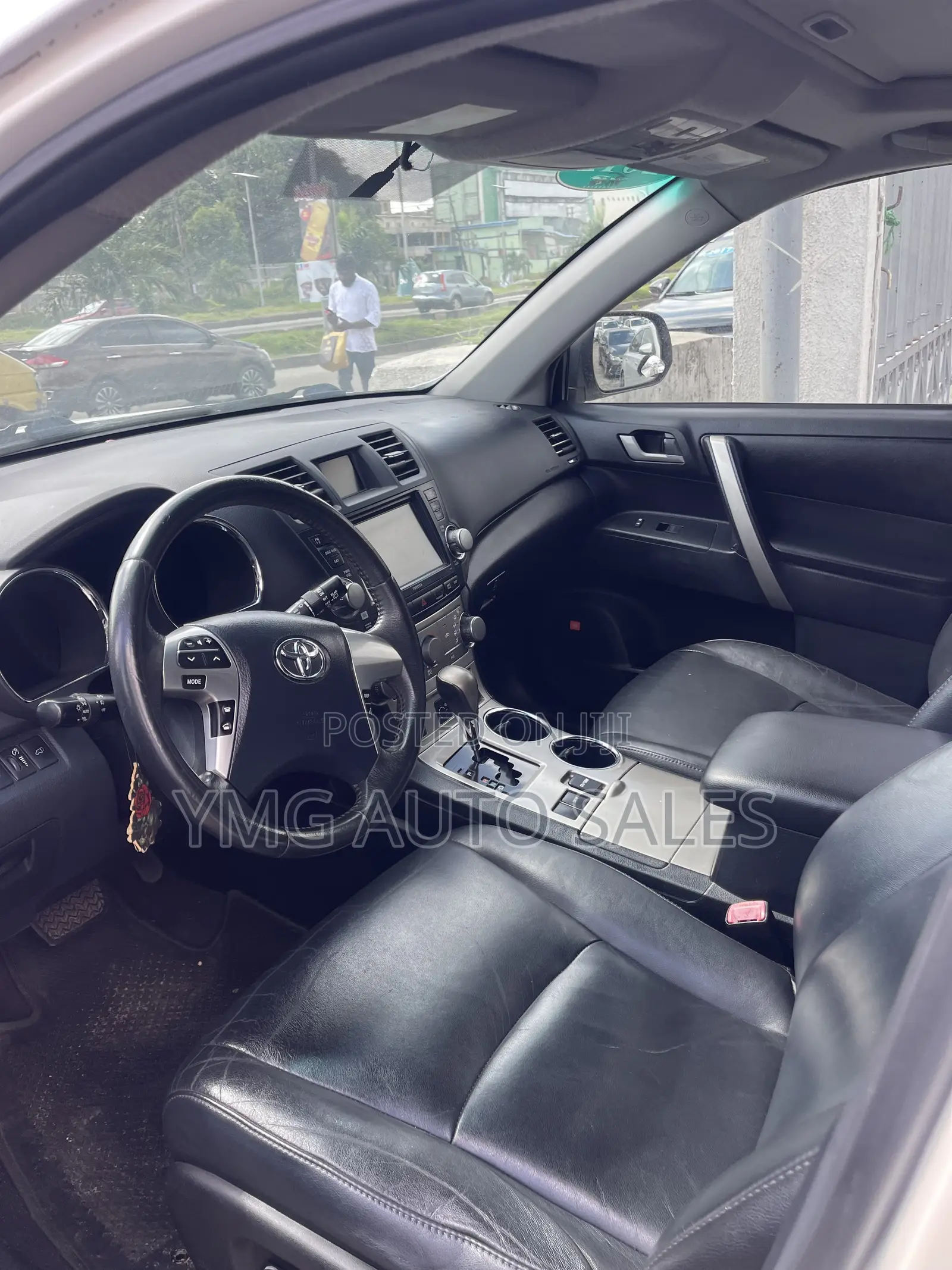 Toyota Highlander SE 2012 White
