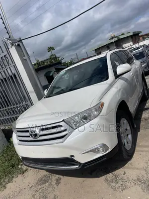 Toyota Highlander SE 2012 White