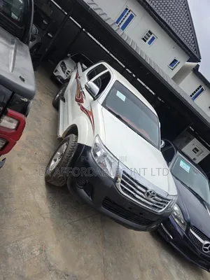 Toyota Hilux 2.7 VVT-i 4X4 SRX 2012 White
