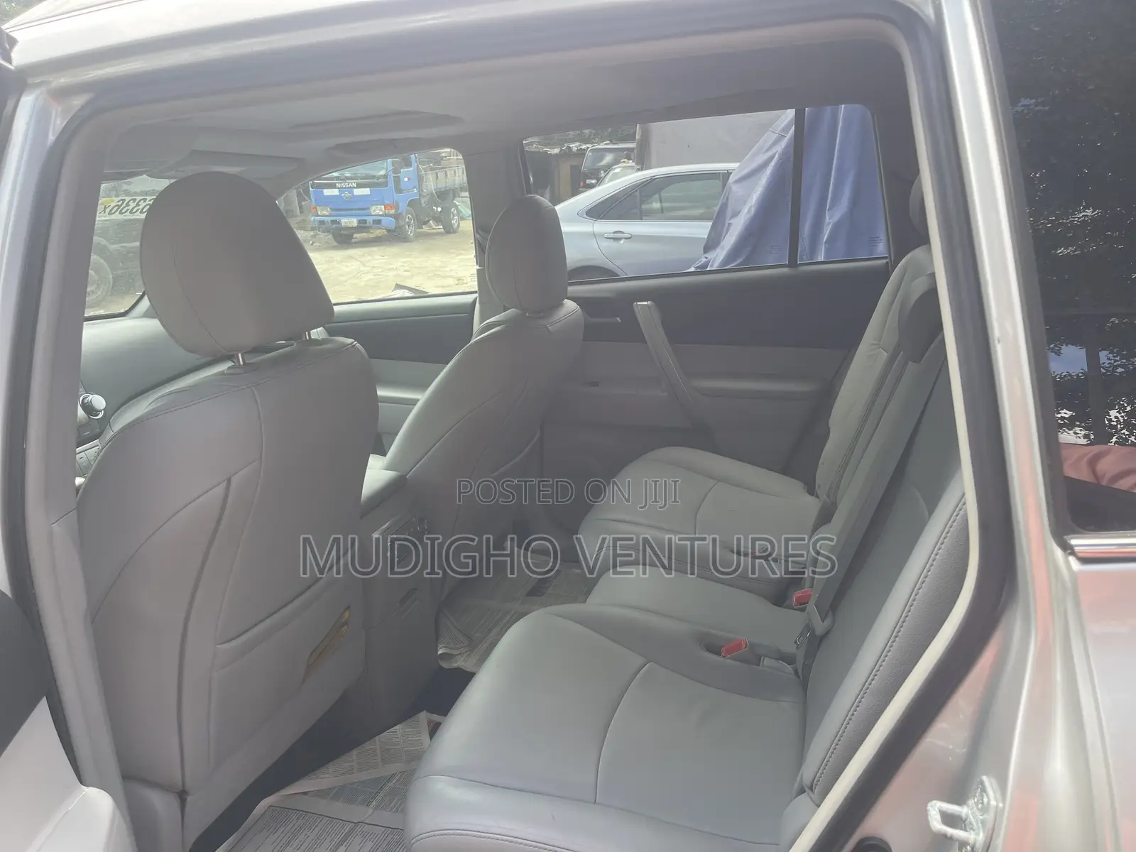 Toyota Highlander SE 2012 Silver