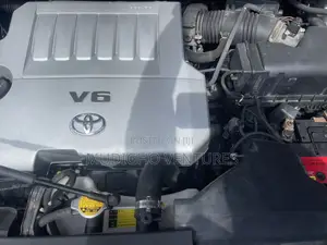 Toyota Highlander SE 2012 Silver