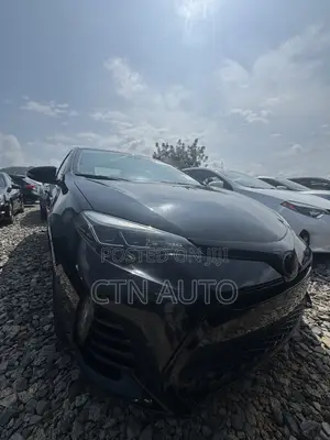 Toyota Corolla SE (1.8L 4cyl 2A) 2018 Black