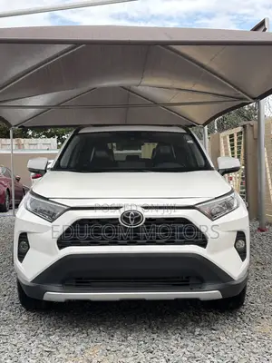 Toyota RAV4 XLE AWD 2020 White