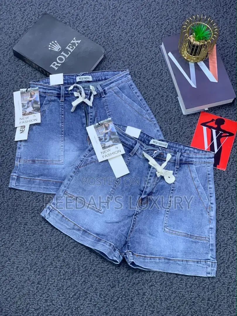Women’s Alo Denim Bumshort