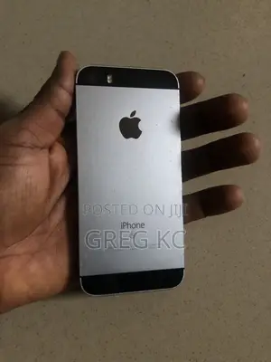 Apple iPhone SE 32 GB Silver