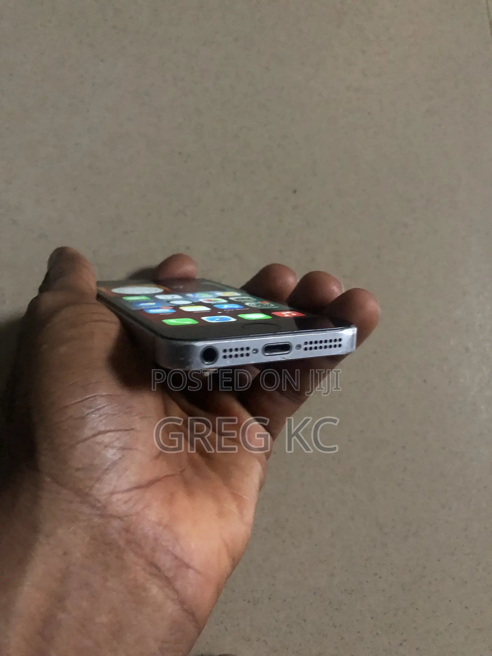 Apple iPhone SE 32 GB Silver