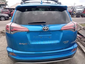 Toyota RAV4 Limited AWD (2.5L 4cyl 6A) 2017 Blue