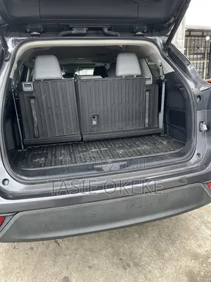 Toyota Highlander L 2021 Gray