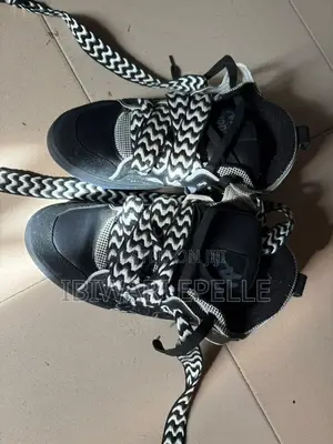 Chunky Skater Sneakers Black/White