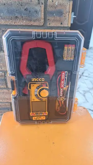 AC/DC Current Clamp Meter 1000A for Electrical Testing