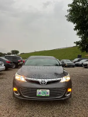 Toyota Avalon XLE Premium FWD Sedan (3.6L 6cyl 6A) 2016 Gray