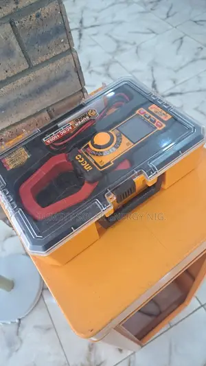 INGCO 1000A Professional Electrical Clamp Tester