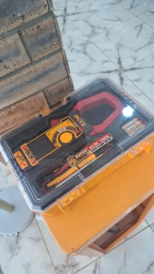 INGCO Professional AC/DC Digital Clamp Multimeter 1000A