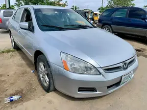 Honda Accord 2006 Silver