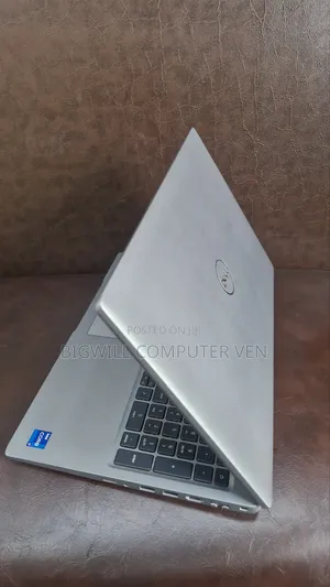 Laptop Dell Latitude 5520 16GB Intel Core i7 SSD 512GB