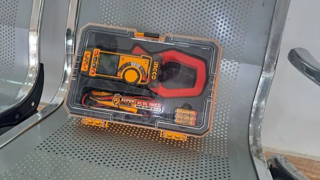 INGCO High-Current 1000A DC/AC Digital Clamp Meter