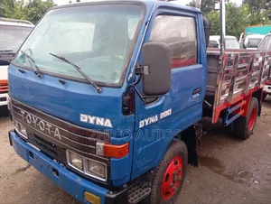 Toyota Dyna 1998 Blue